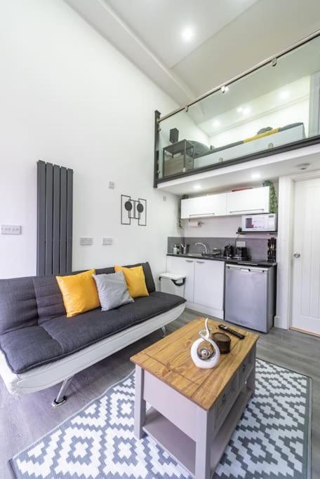 Apartment In Reading- Next To Town Centre