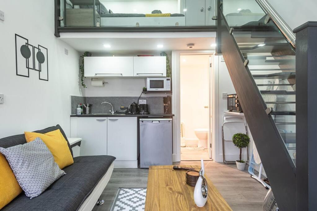 Apartment In Reading- Next To Town Centre *